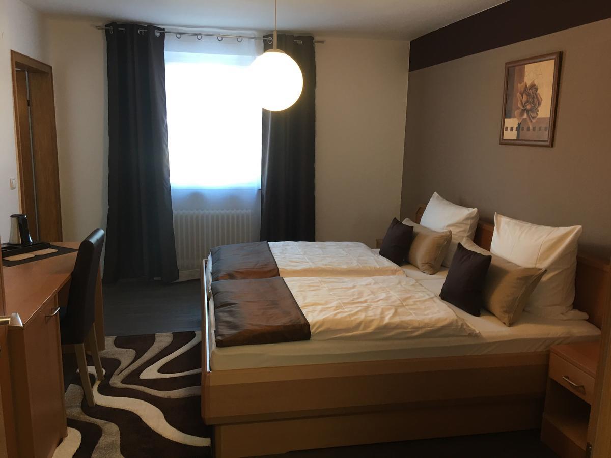 Hotel Am Bruennchen Oberbaar Bagian luar foto